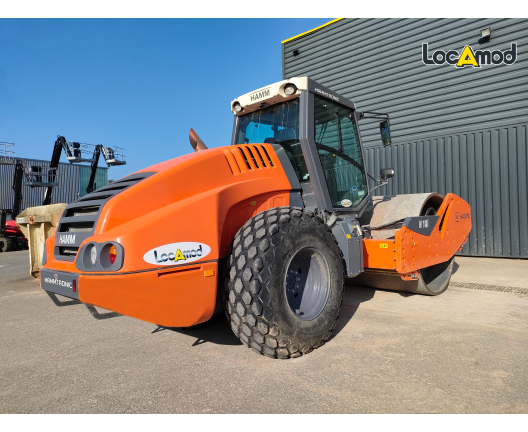 rouleau compacteur à la location